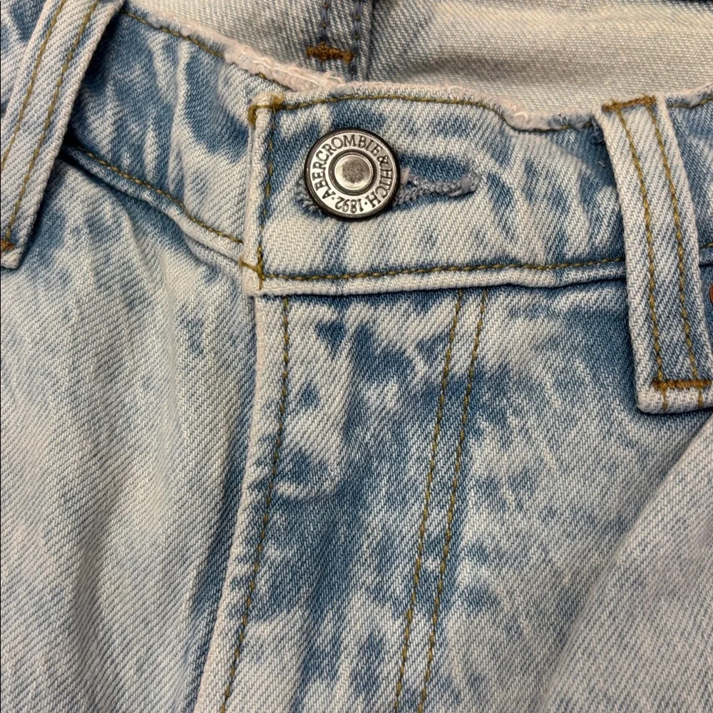 A&F Mid Rise Curve Love Jean - Picture 7 of 8
